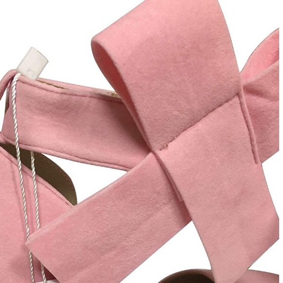 - ✨PINK SUEDE FOUR SEASONS WOMAN’S BOW HEEL NWT*✨ - Picture 6 of 8